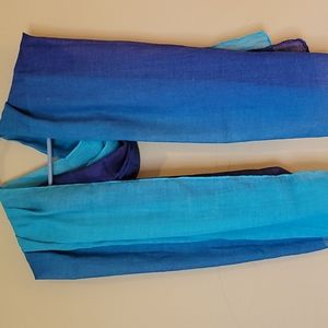 NWOT women's scarf 68"-33"